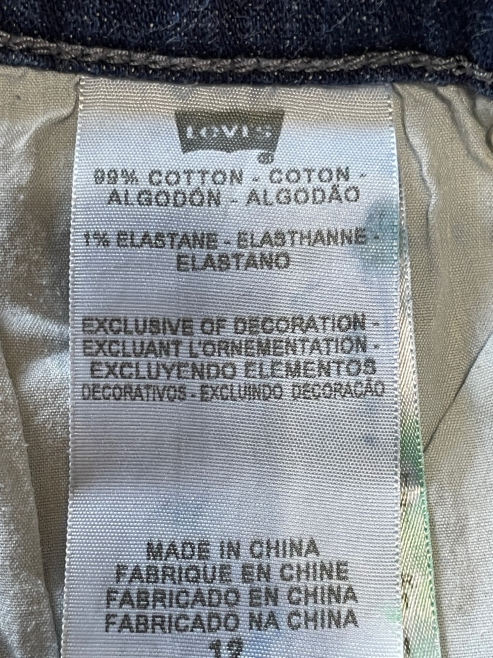 Levi's Women's Dark Blue Jean Shorts. Good Condition. - Picture 7 of 7
